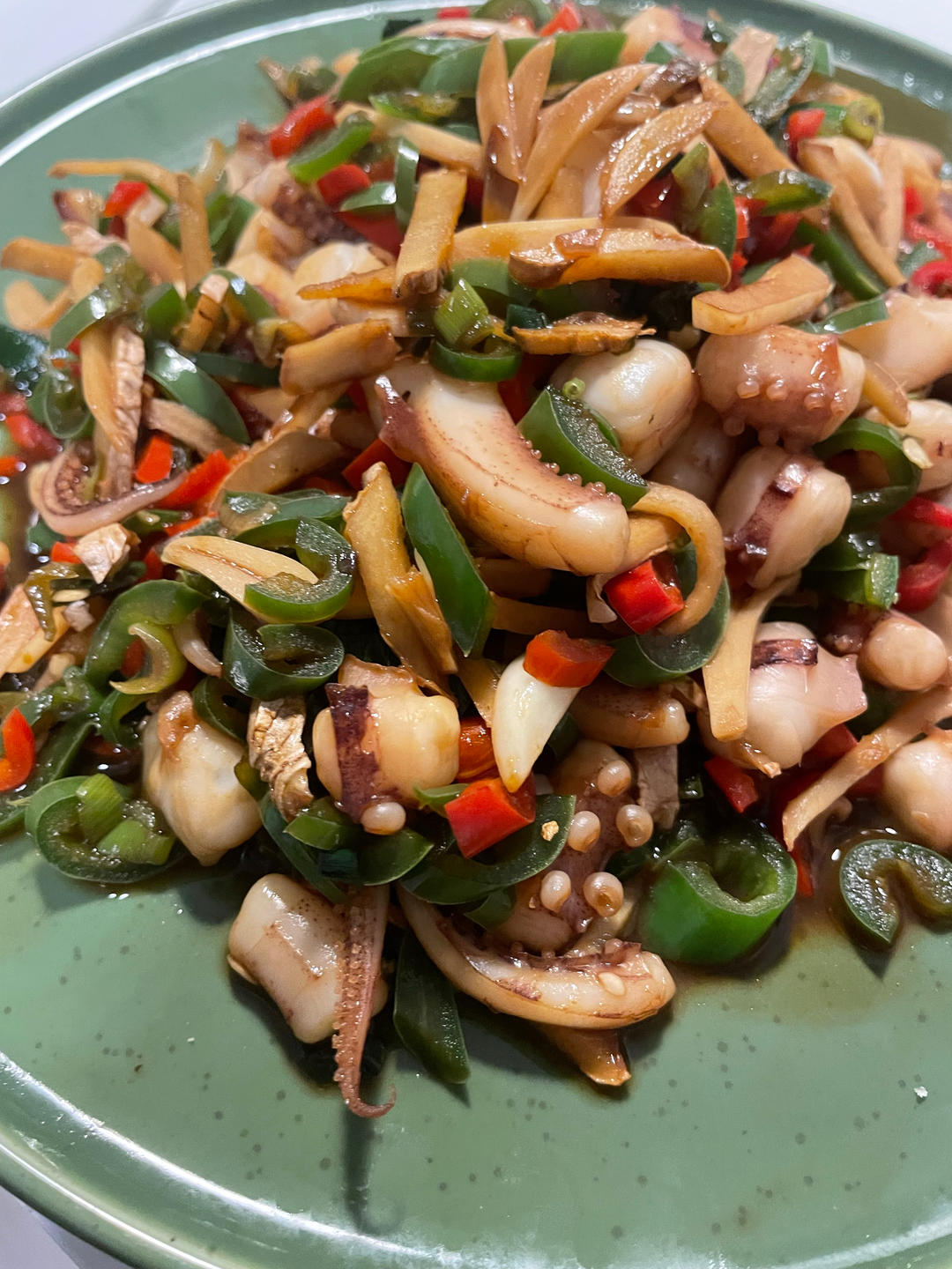 两步搞定脆嫰鲜美的葱爆八爪鱼