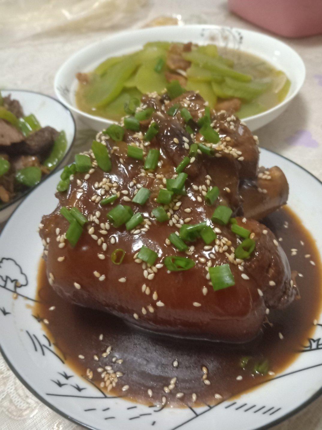 老丁的私房菜－家常红烧肘子