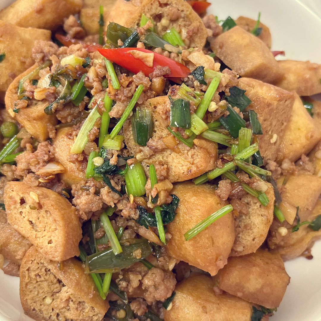 五花肉烧油豆腐