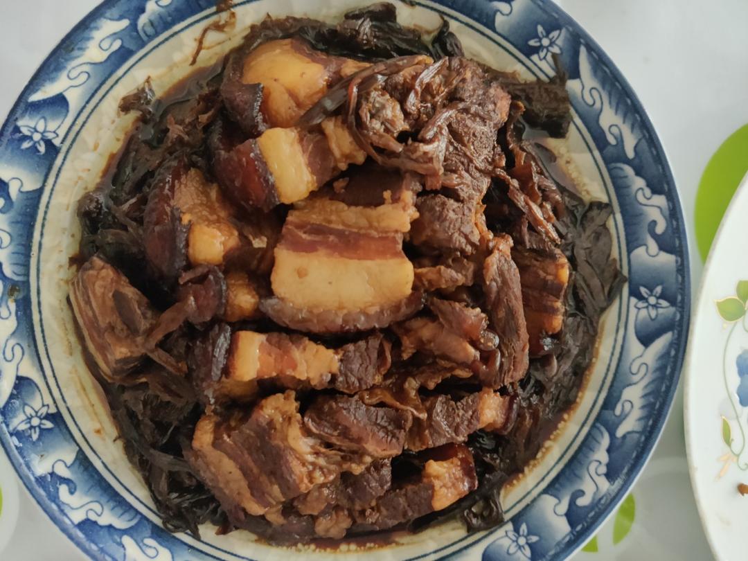 教你在家也可以做的梅菜扣肉，软糯香甜，不油不腻.