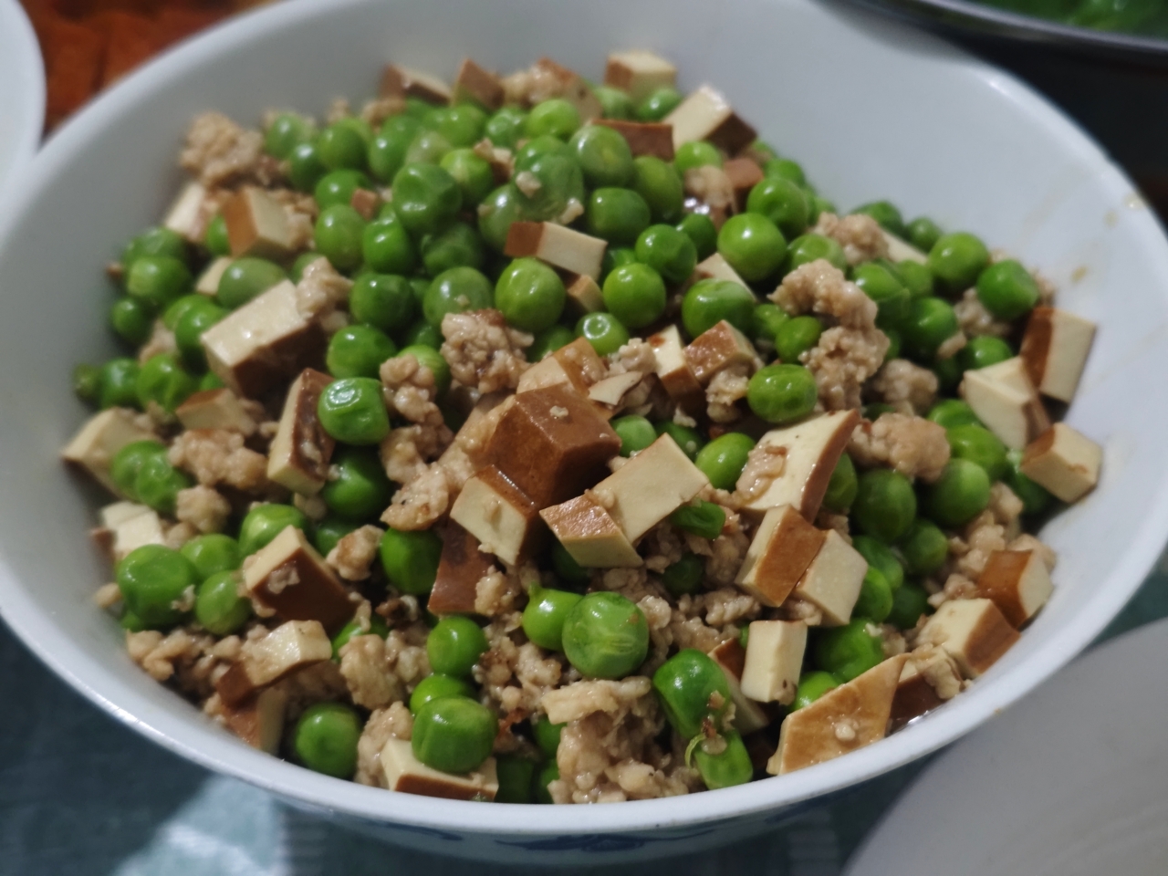 豌豆豆干炒肉的做法 步骤1