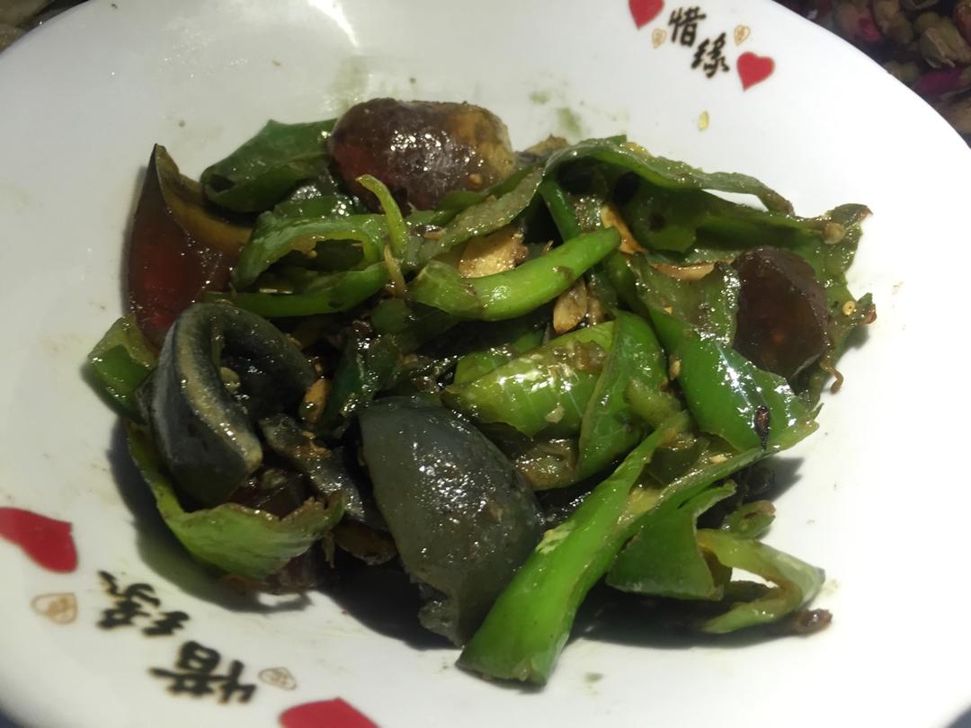 烧辣椒炒皮蛋
