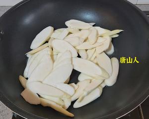 简单快手菜系列之                      茭白笋炒香干(豆干)的做法 步骤3