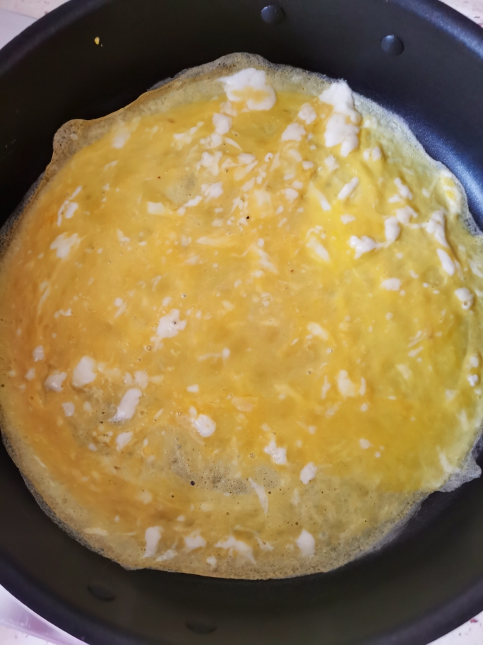 减脂佳品：营养丰富的凉拌鸡蛋丝粉丝菠菜的做法 步骤3