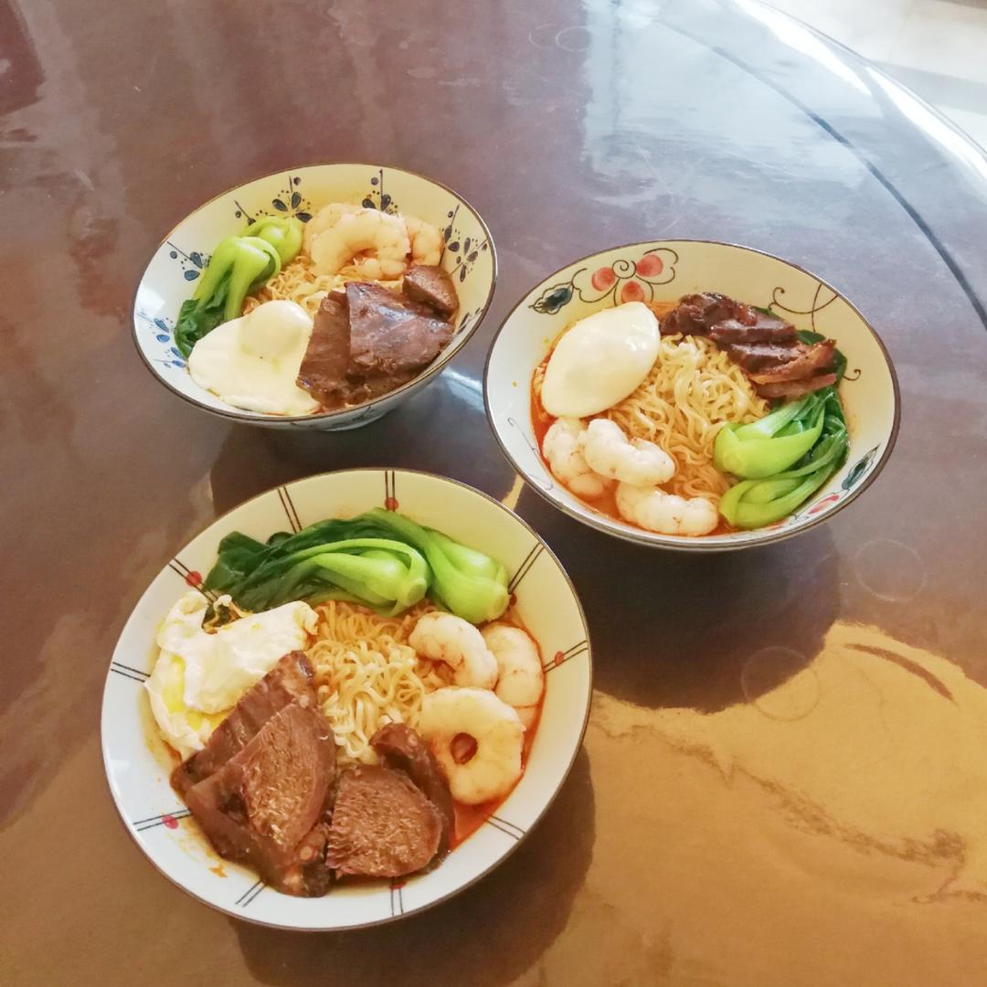 豪华版鲜虾牛肉面（超级快手版）