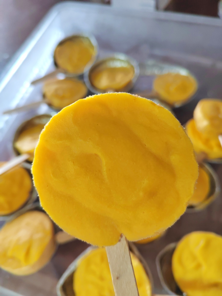 做法超级简单的芒果雪糕，丝滑细腻没有冰渣