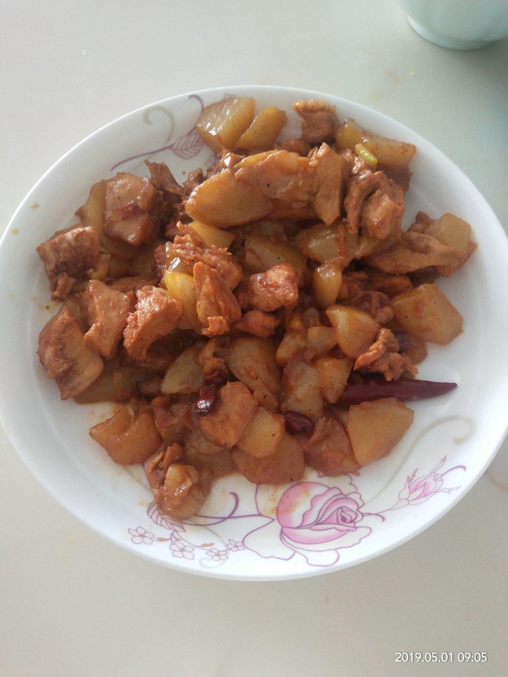 土豆炖鸡块