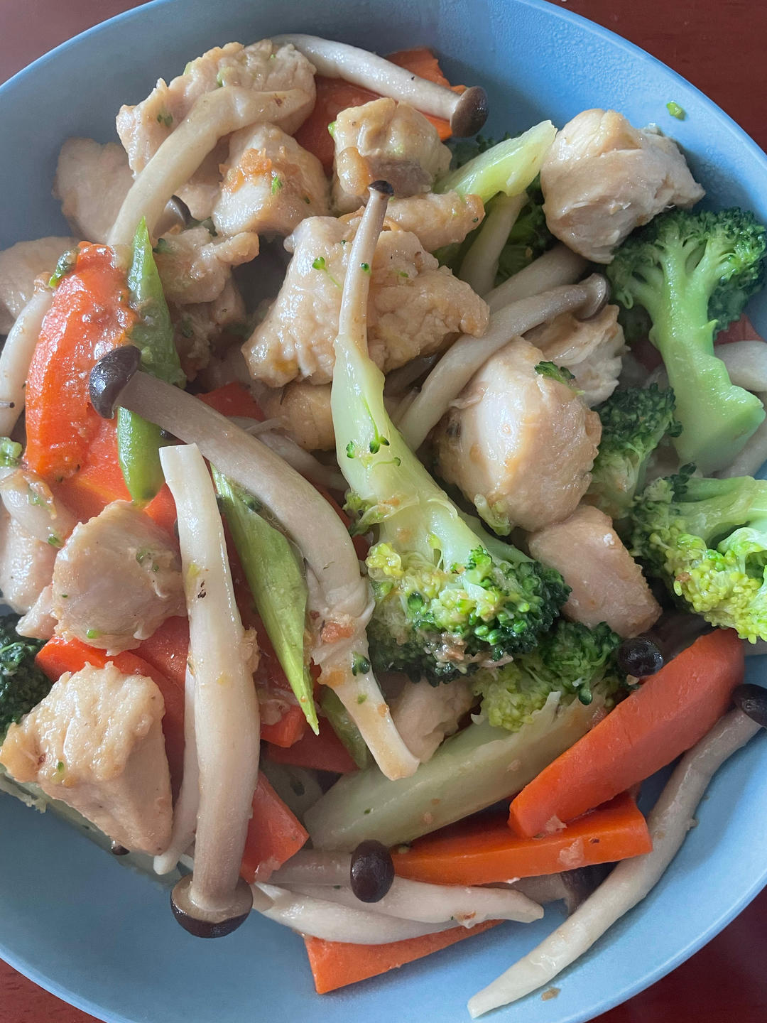 鸡胸肉炒西兰花