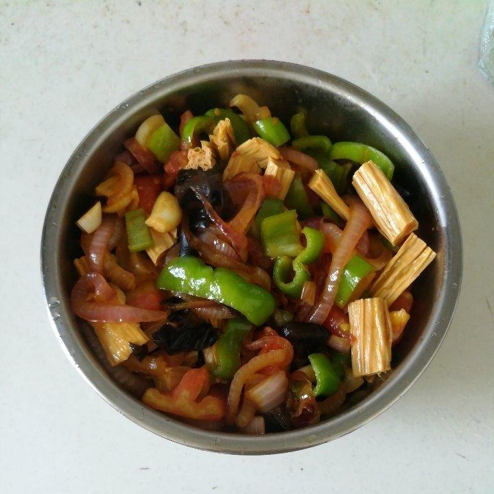 青椒木耳炒腐竹