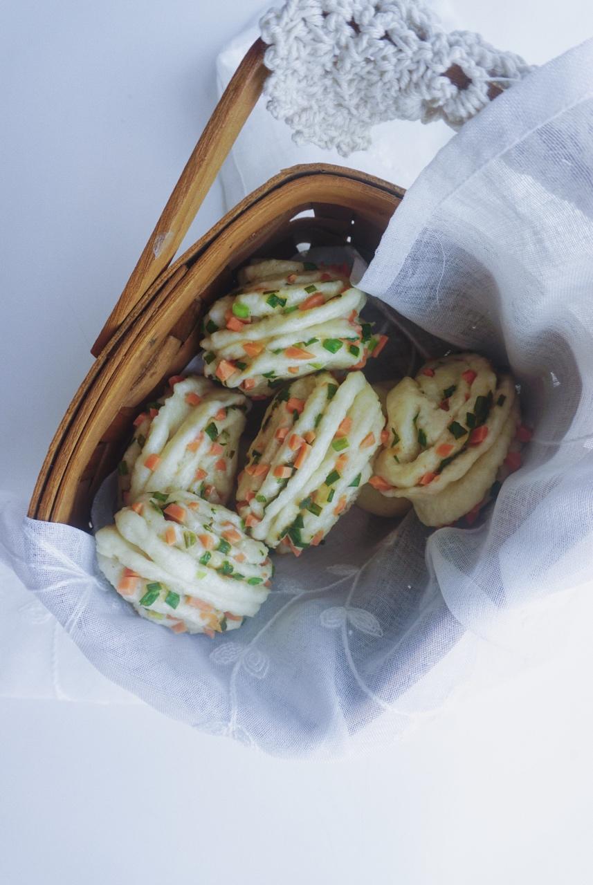 最好吃的火腿葱香花卷—附让葱不变黄的小窍门