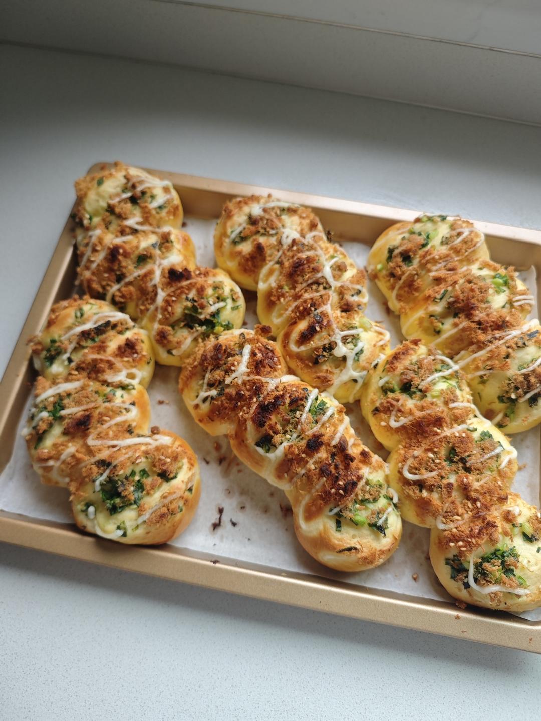 万能台式面团新食谱，古早三颗葱肉松包也太香了