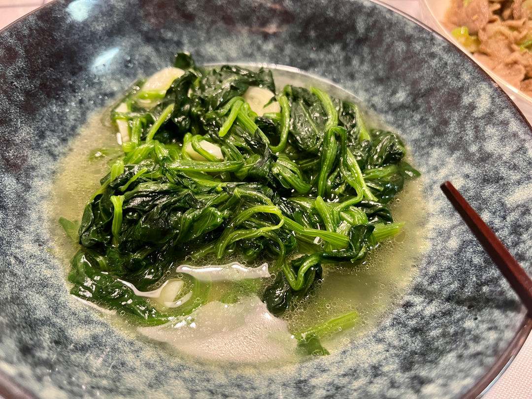 不涩口又嫩的清炒菠菜