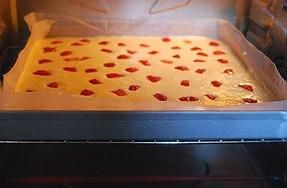 草莓舒芙蕾蛋糕卷的做法 步骤14