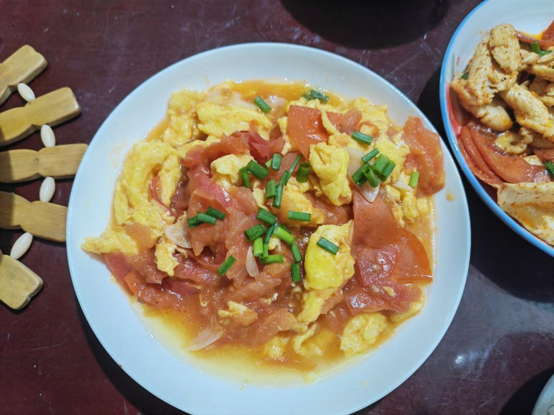 番茄炒鸡蛋（超浓的番茄味）