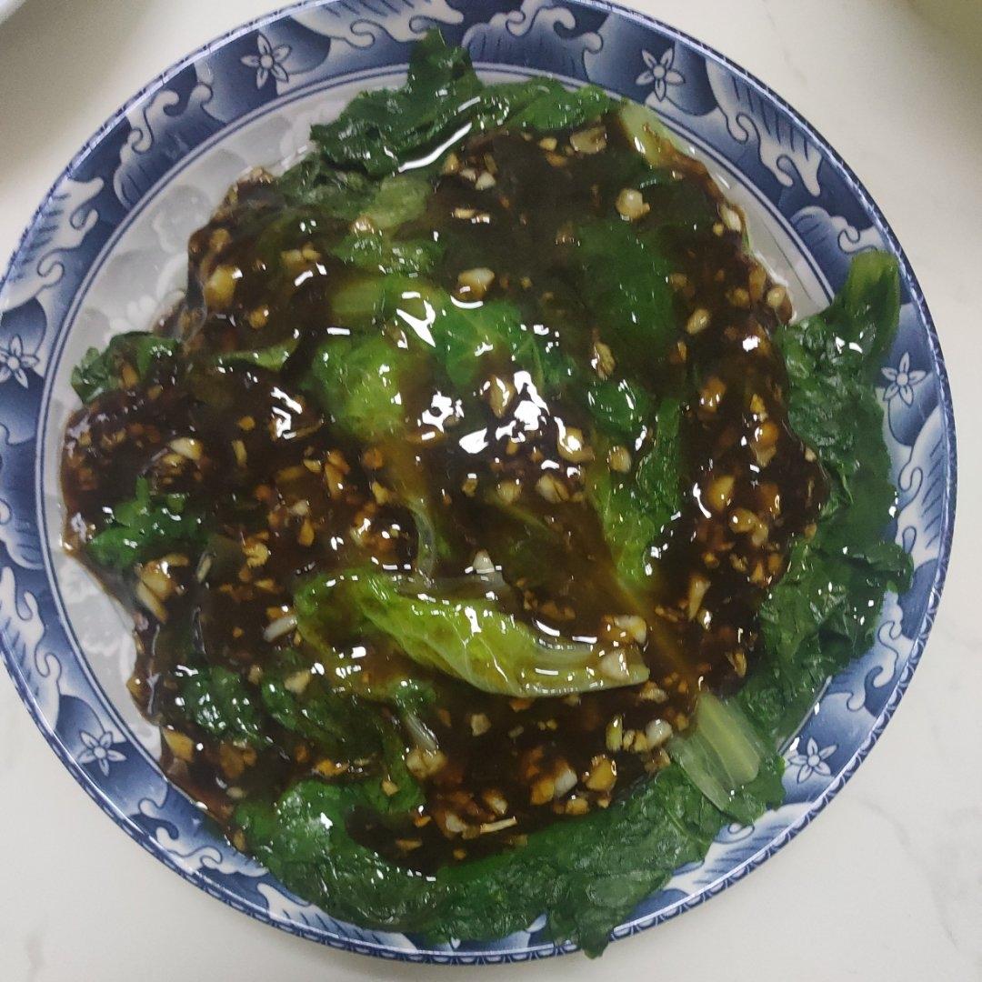 蒜蓉蚝油生菜，清脆爽口，色香味俱全