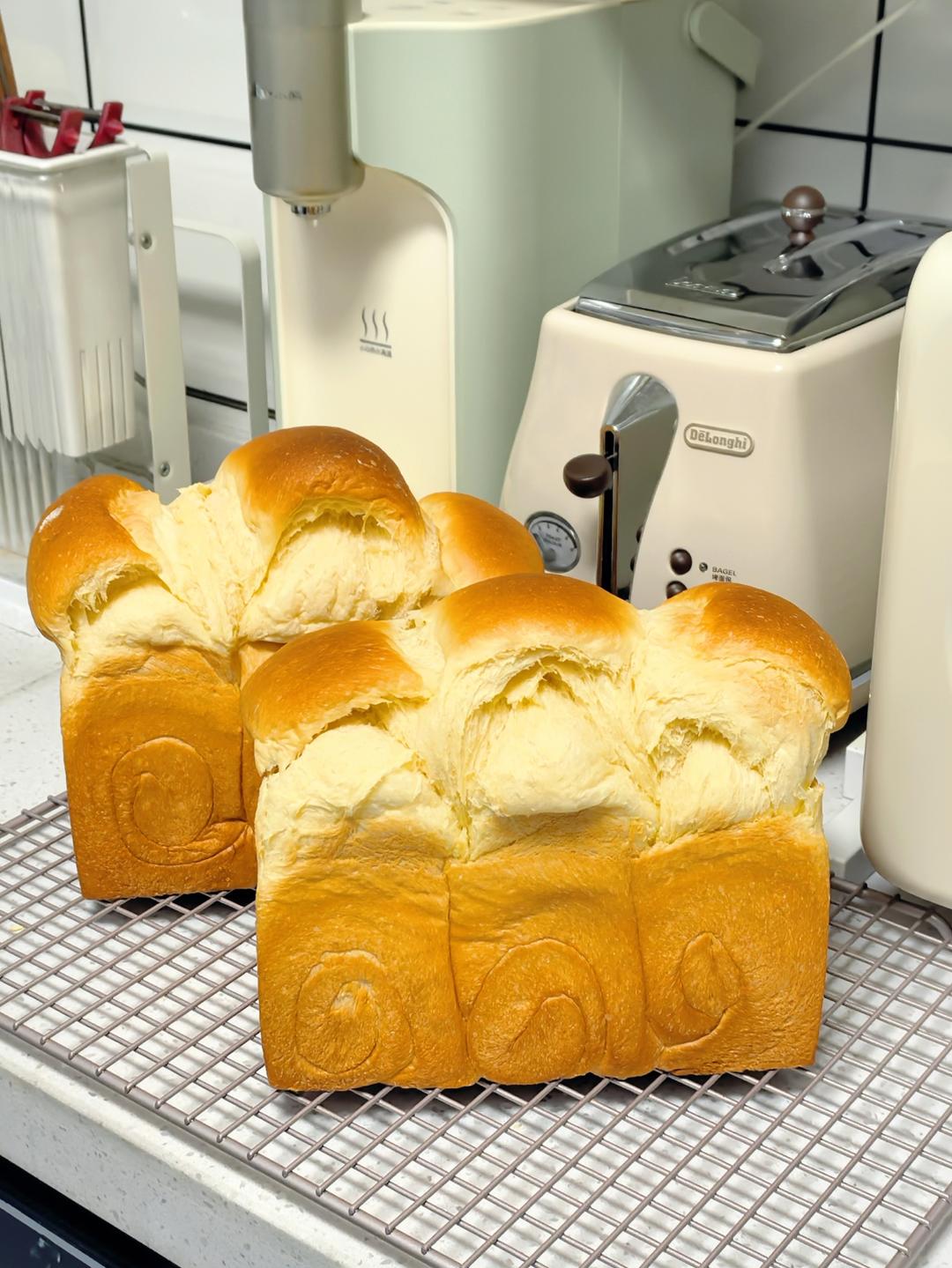 奶香纯粹的重料淡奶油吐司