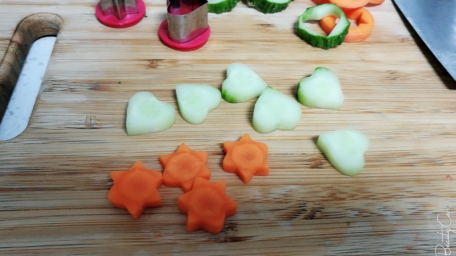 水煎鸡胸肉蔬菜藜麦沙拉的做法 步骤4