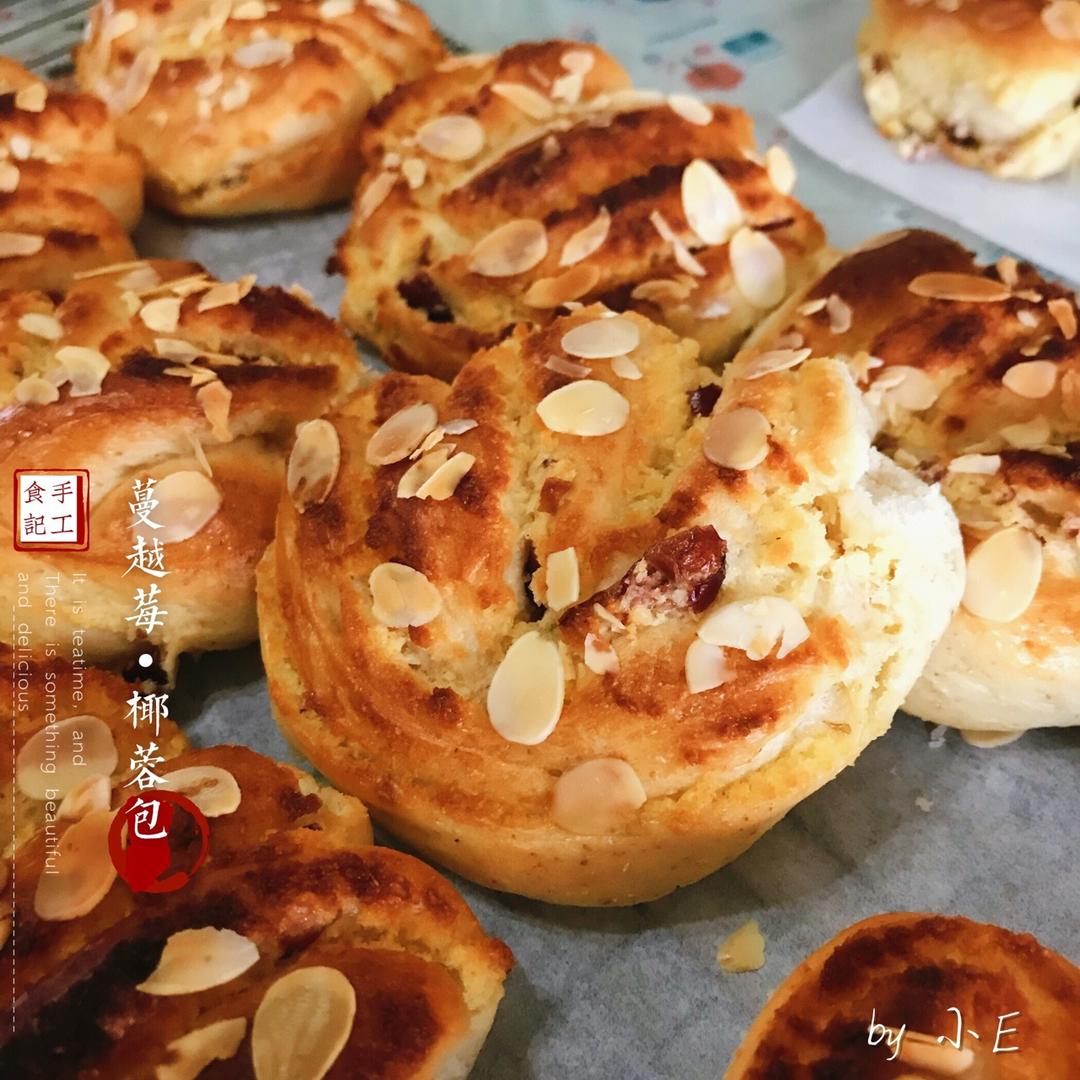 香软酥松的椰蓉面包