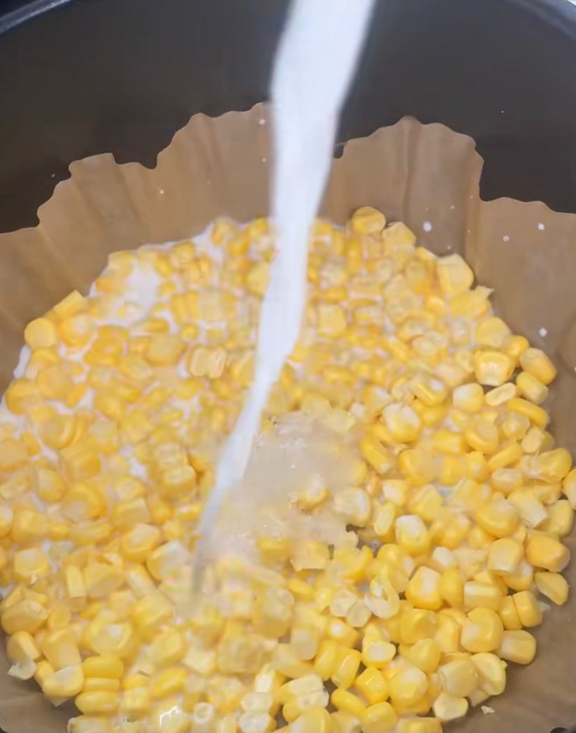 空气炸锅芝士焗玉米的做法 步骤3
