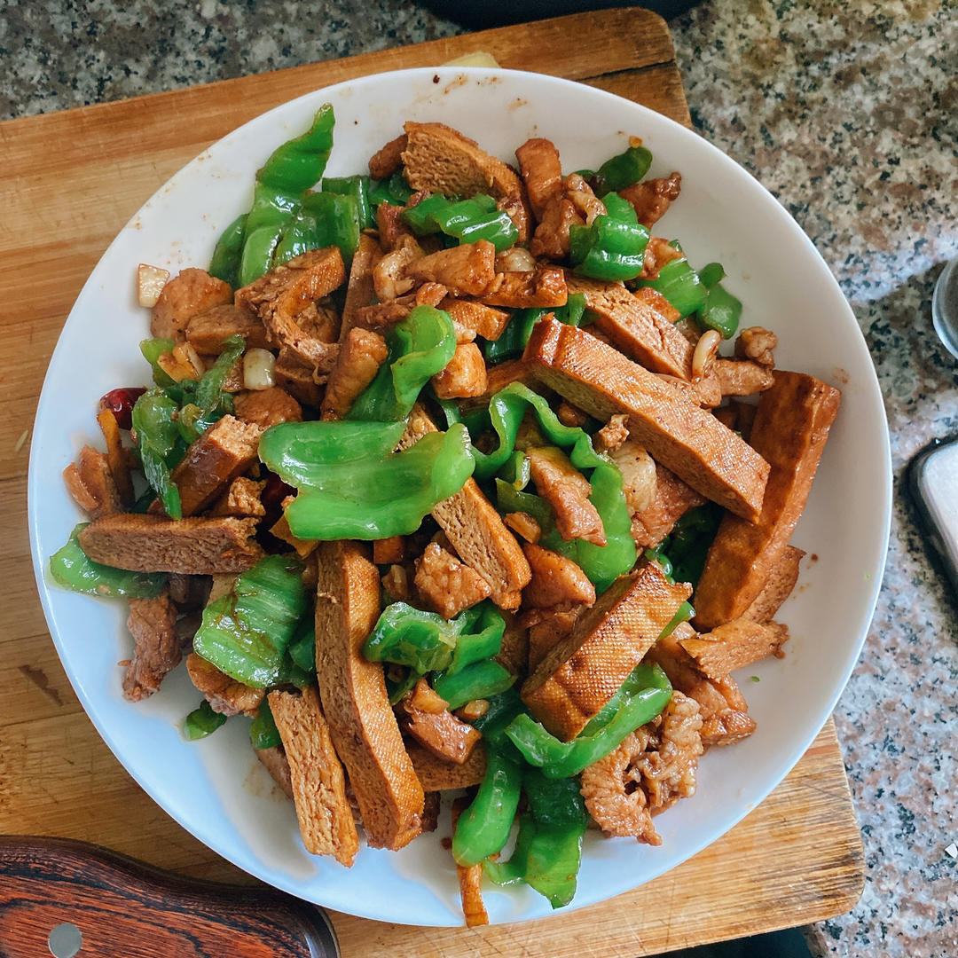 超级下饭的家常豆干青椒炒肉丝