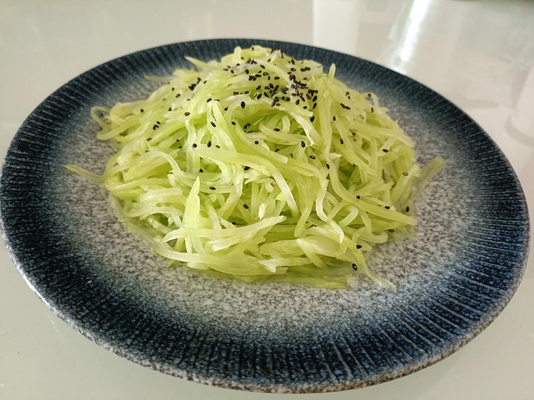 凉拌莴笋丝