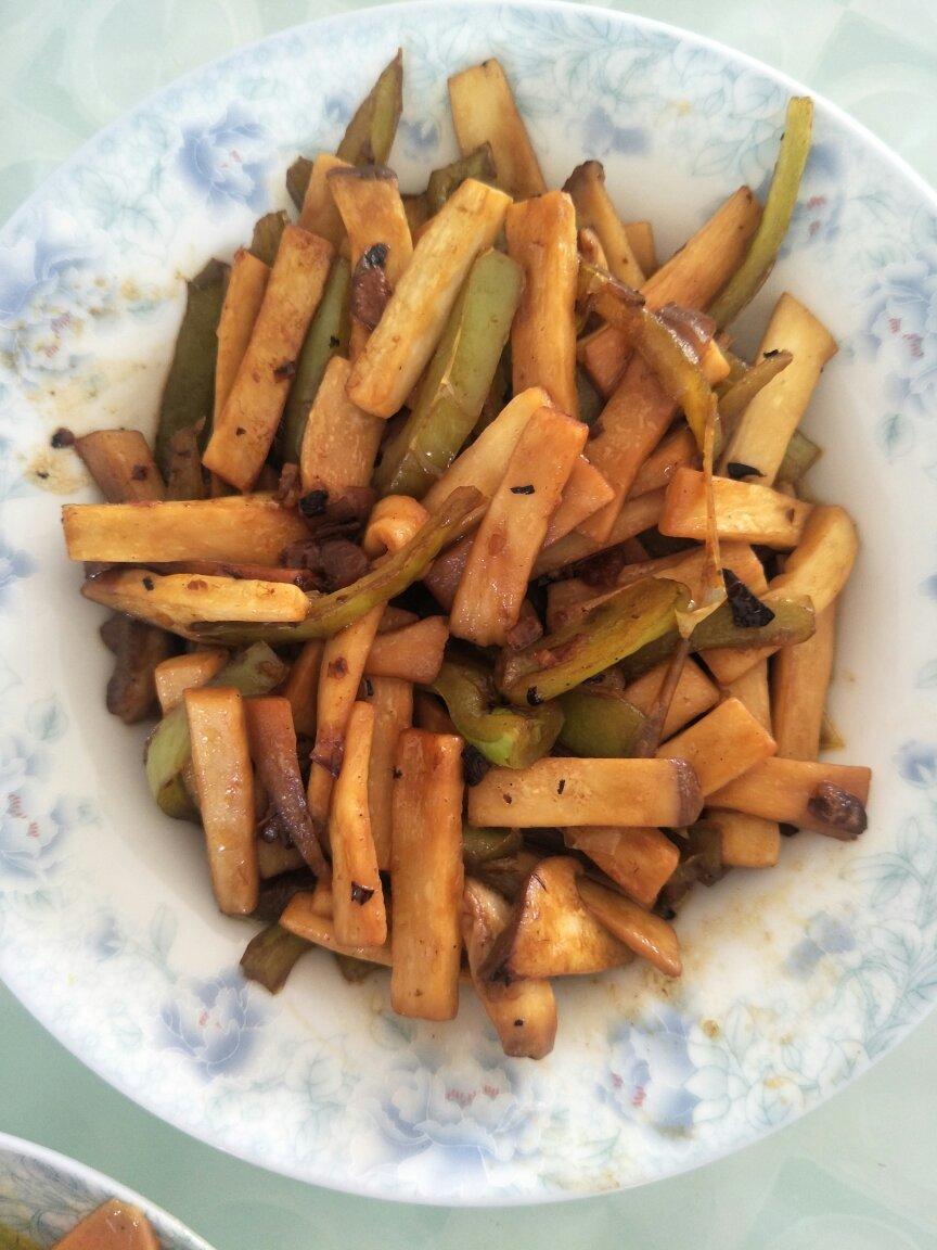 青椒素炒杏鲍菇