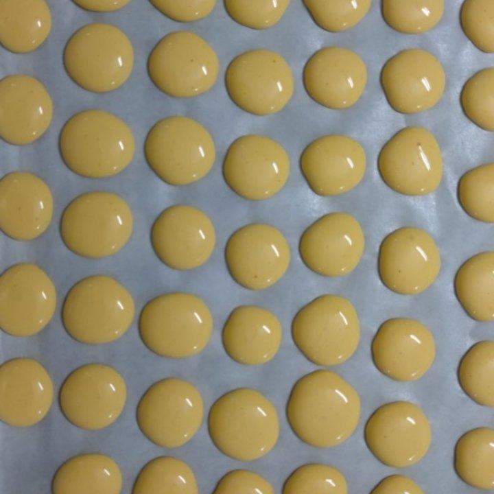 入口即化、简单易做的6个月以上宝宝都可以吃的健康小零食-蛋黄溶豆