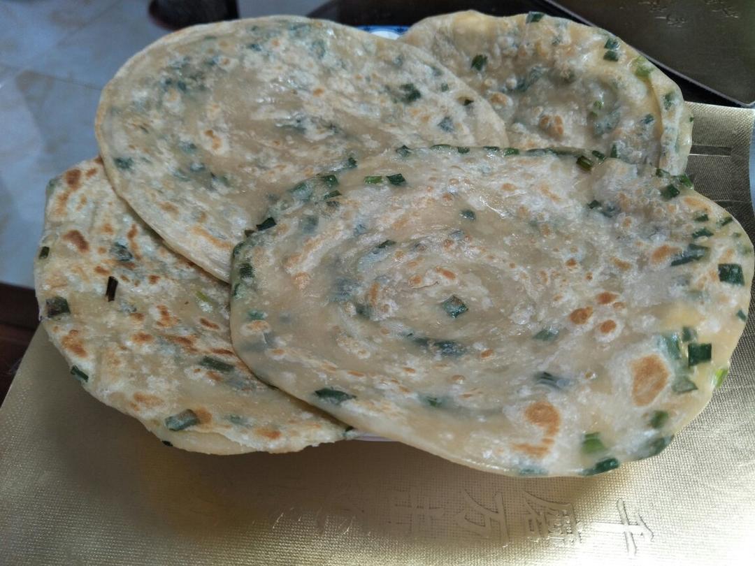 家常葱油饼 柔软多层 凉了也不硬 附细节视频详解