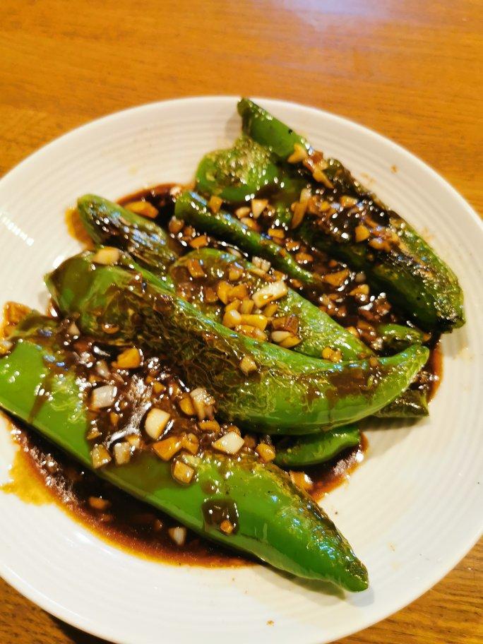 胖加菲1做的虎皮尖椒