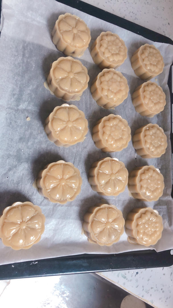 广式月饼—蛋黄莲蓉月饼