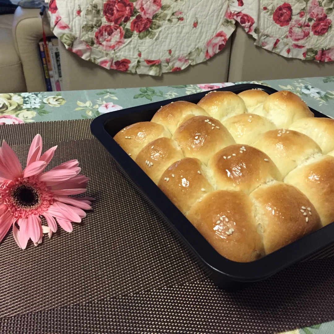 大人小孩都爱不释口的【蜂蜜牛奶小餐包】