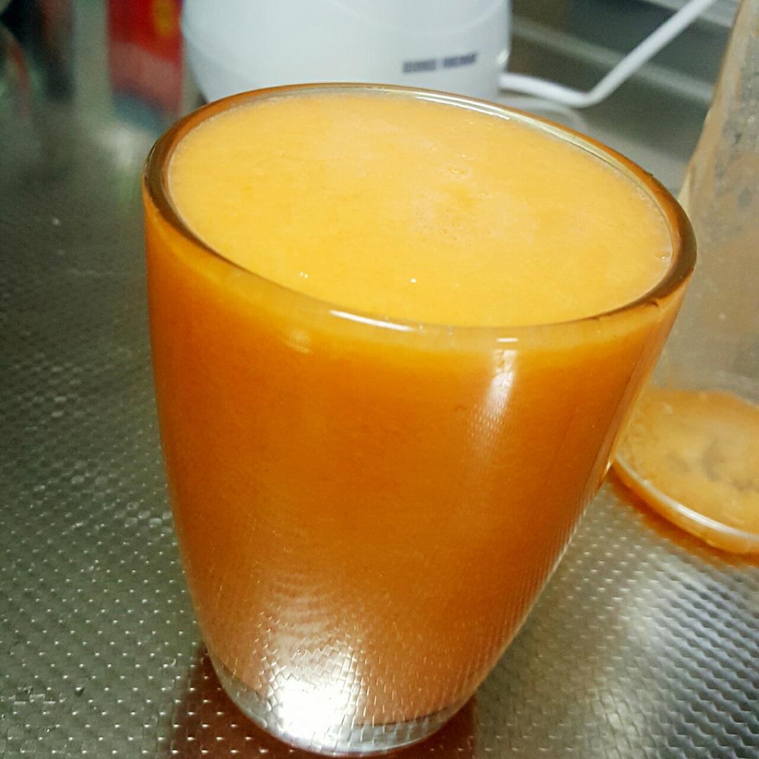 胡萝卜苹果奶昔