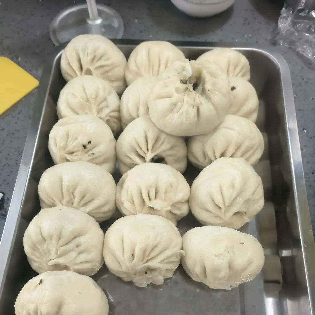 软糯鲜香～梅干菜肉包