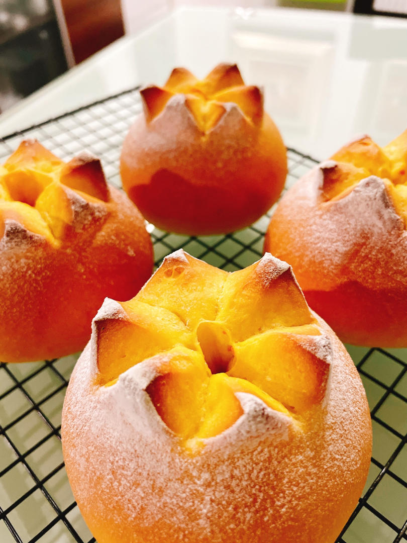 『芝士培根土豆碱水面包球』