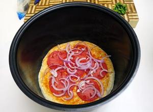 鲜虾芝士pizza（电饭煲版）的做法 步骤8