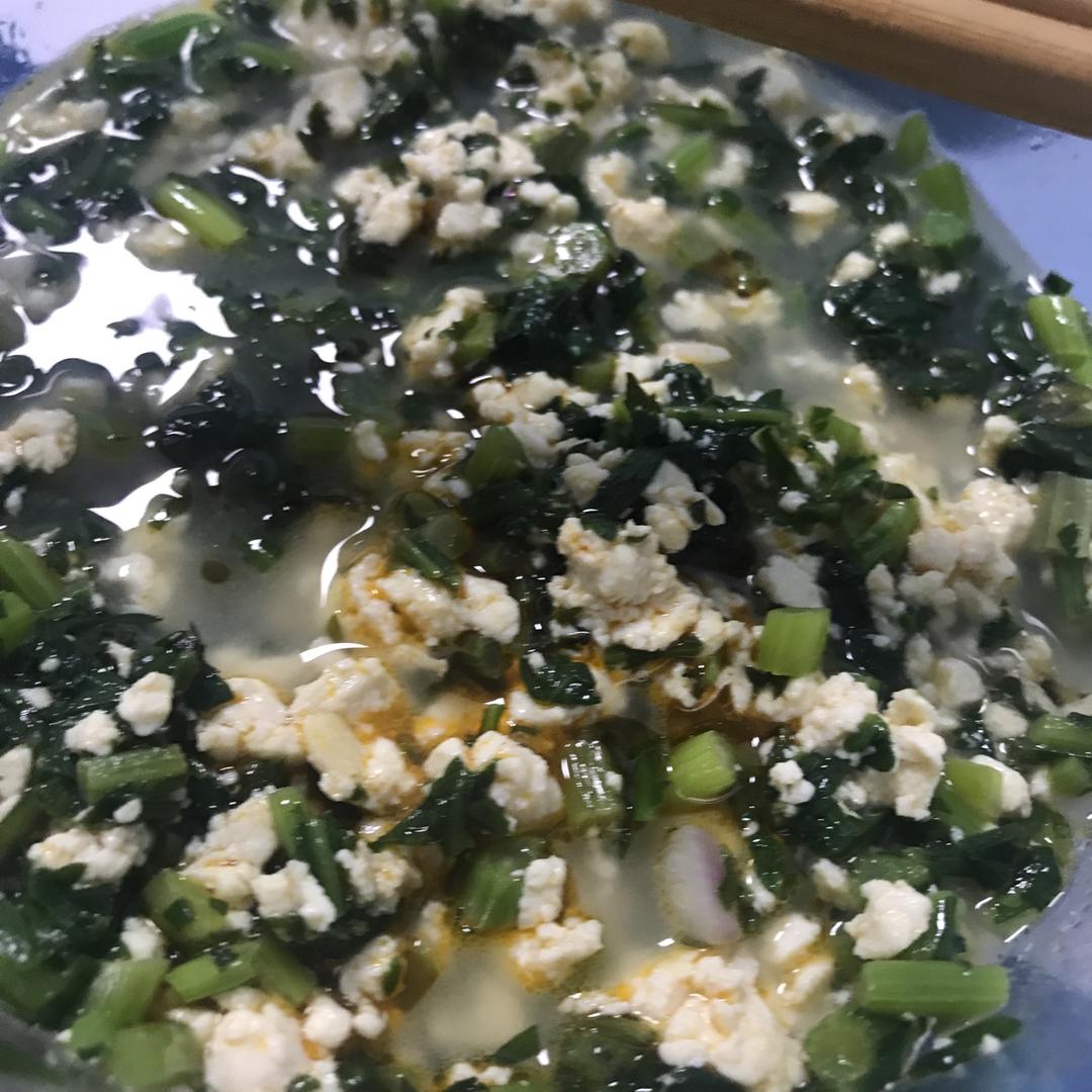茼蒿小豆腐一五分钟美食