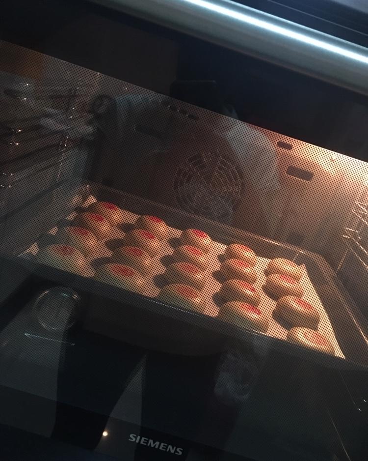 泳式鲜肉榨菜月饼