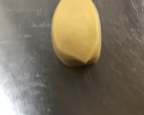 小美制作盐香面包卷的做法 步骤5