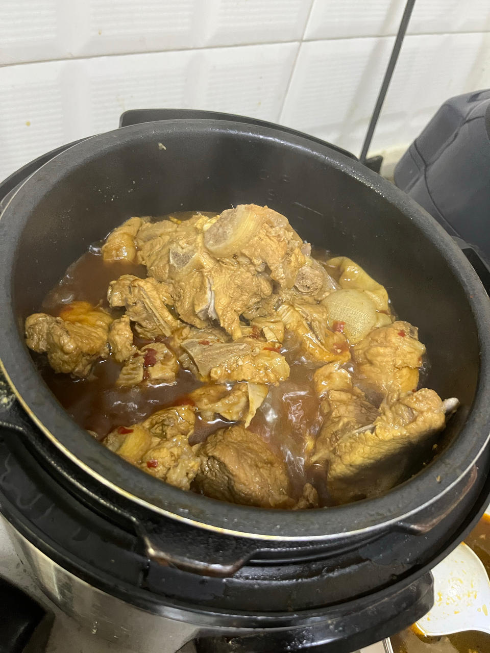 康师傅红烧牛肉面那个味的炖牛肉