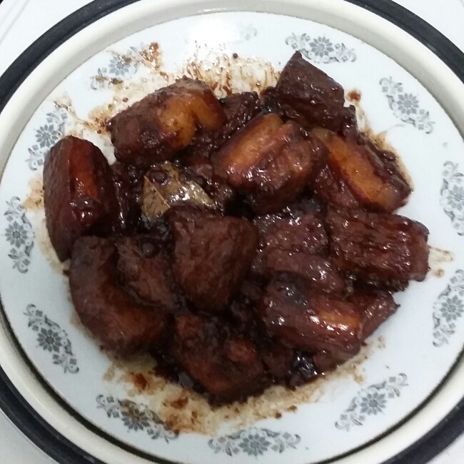 吃着碗里望着锅里的红烧肉