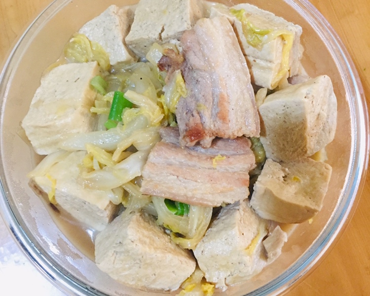 五花肉白菜炖冻豆腐的做法