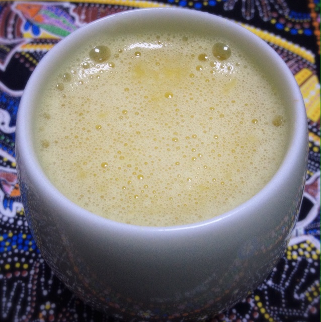 吃饱就满足的猪佳做的香蕉柳橙汁