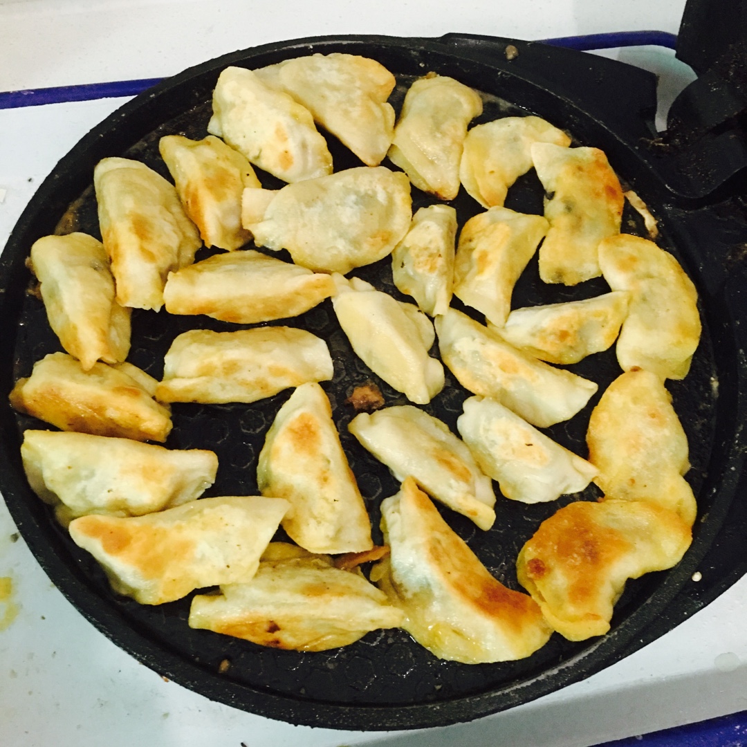 何欢爱美食做的煎饺