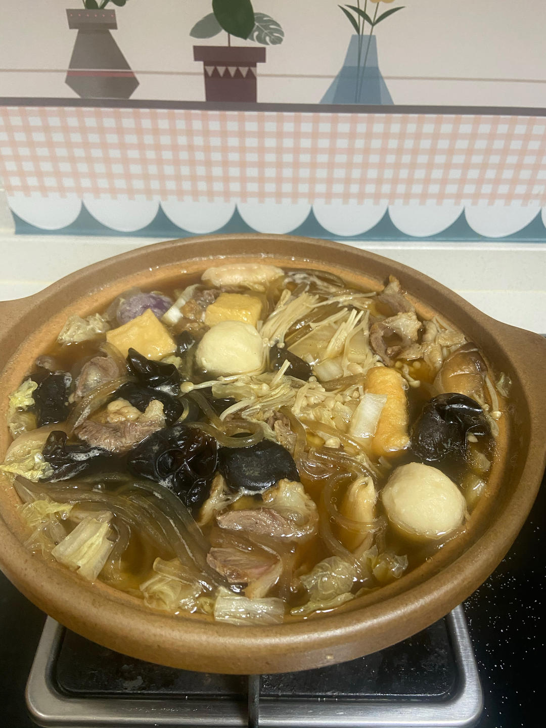 下班回家不想做饭，不如来试试这道超快手的美食—牛肉粉丝砂锅
