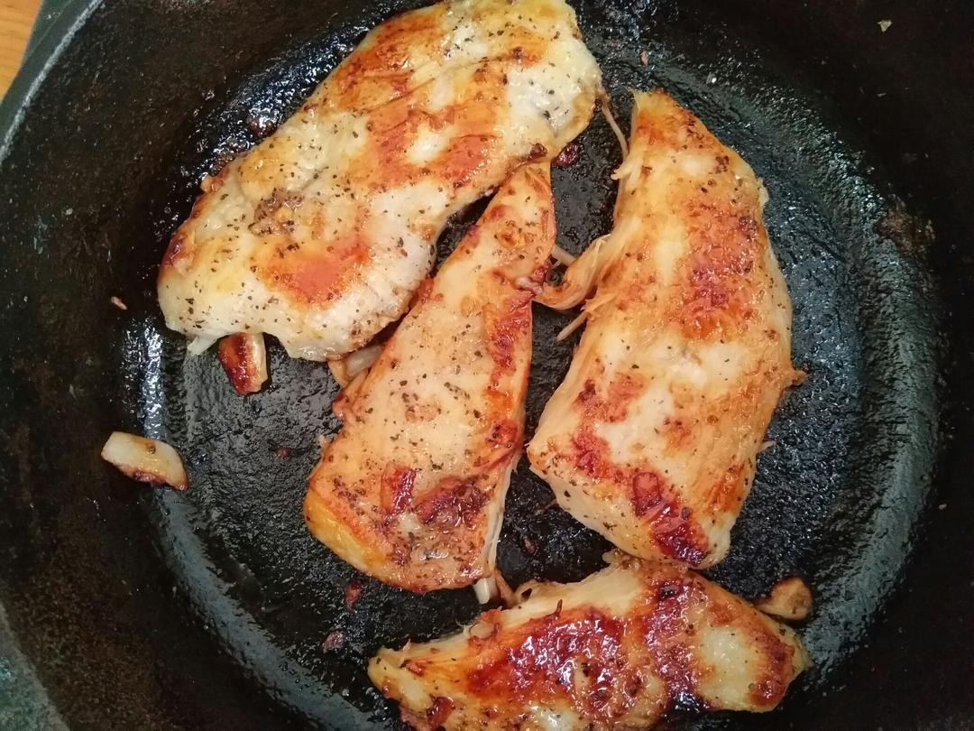 酷炫屌炸天好吃的煎鸡胸肉（香蒜蜂蜜煎鸡胸肉）