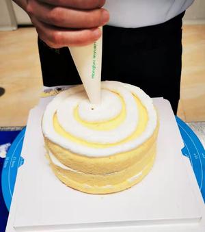 零基础入门学习抹蛋糕胚的做法 步骤1