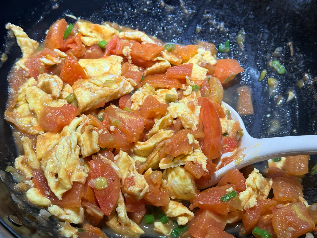 只用一小勺油的西红柿炒蛋！健康美味～附蓬松煎蛋法