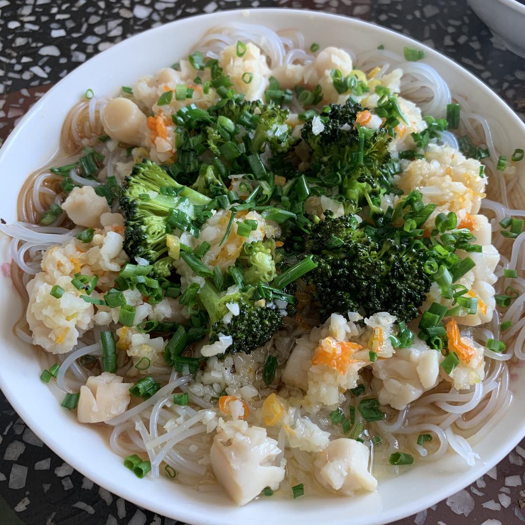 蒜蓉粉丝蒸扇贝（辣）