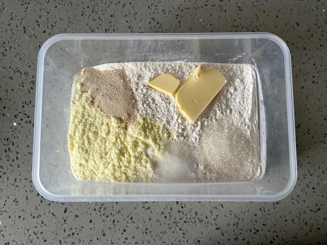 纯奶手撕吐司的做法 步骤1