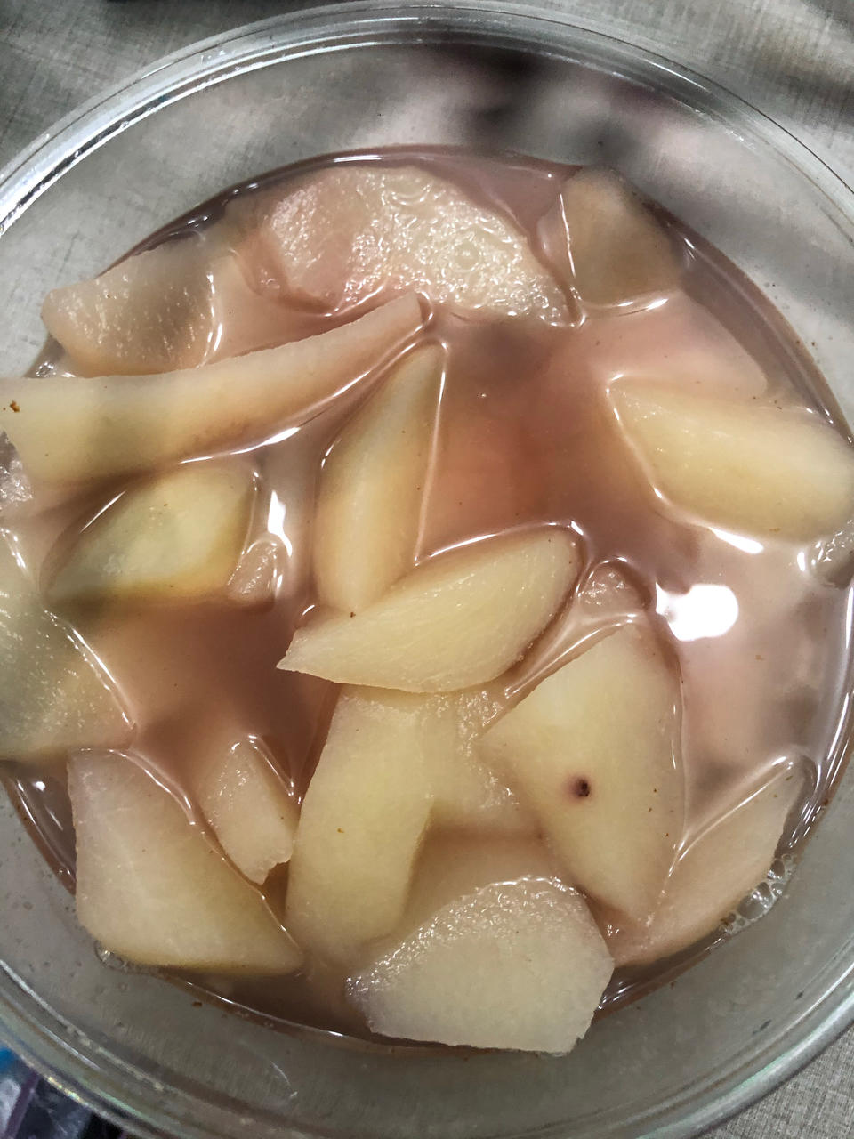 手残党都会的糖水桃罐头